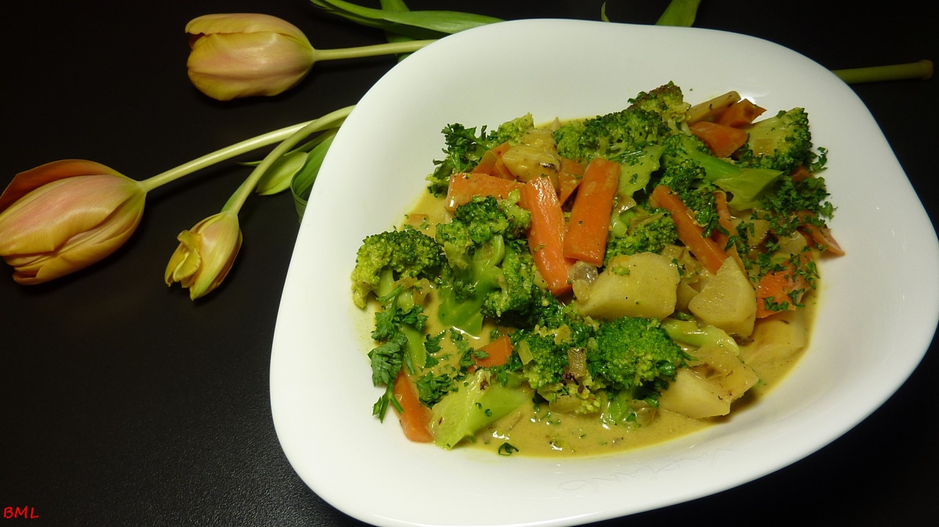 Gemüsecurry mit Brokkoli, Karotten und Schwarzwurzel | Backen mit ...