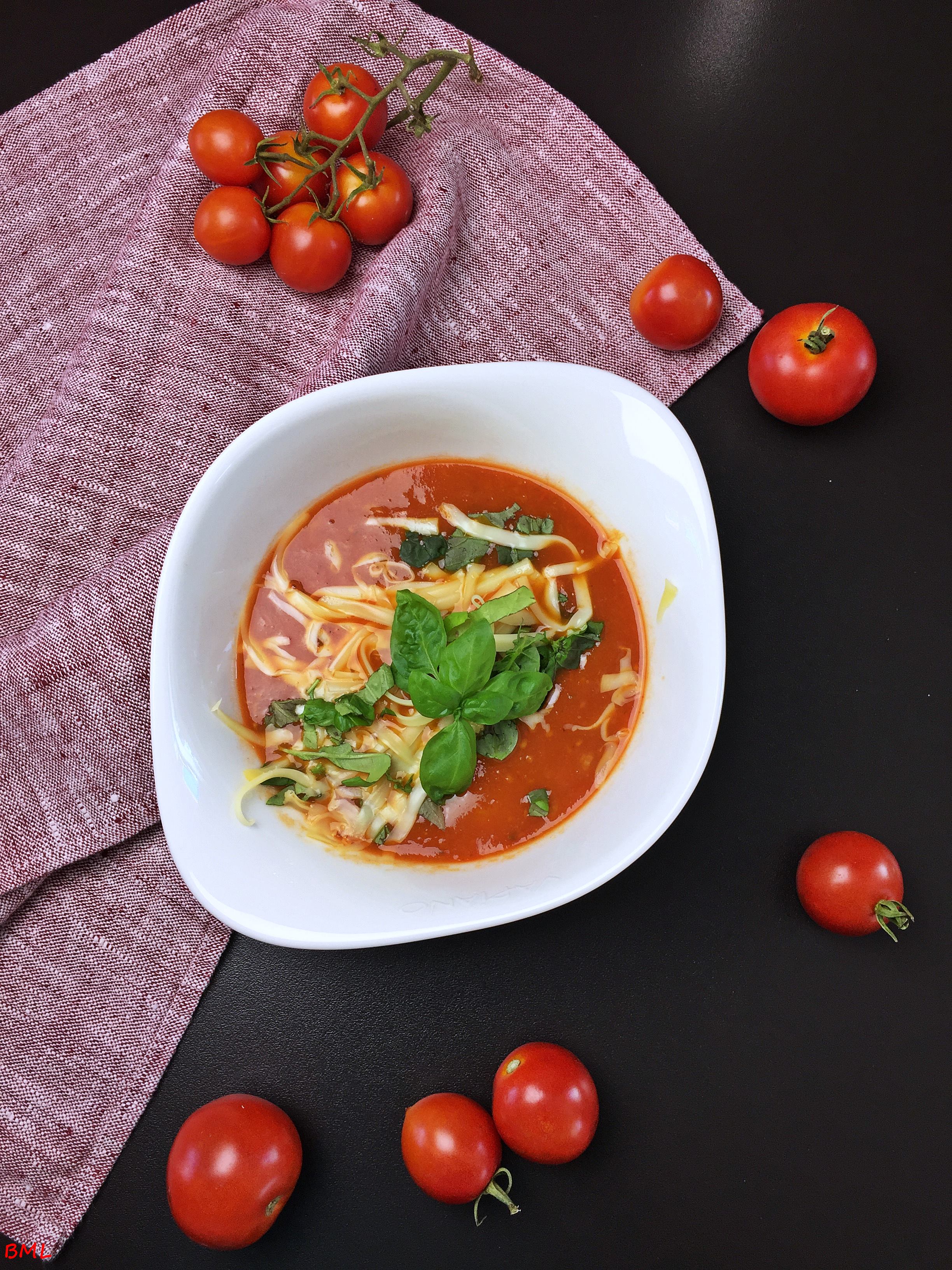 Tomatensuppe aus sonnengereiften Tomaten mit Nudeln…der Geschmack des ...